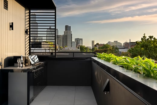 EC251201_ECP4916_Hi_Res_RGB